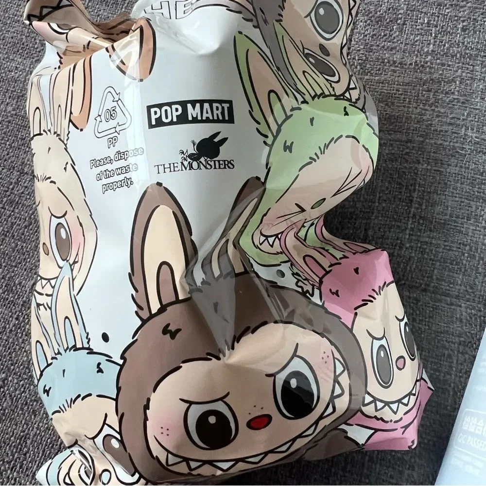 POP MART pop mart